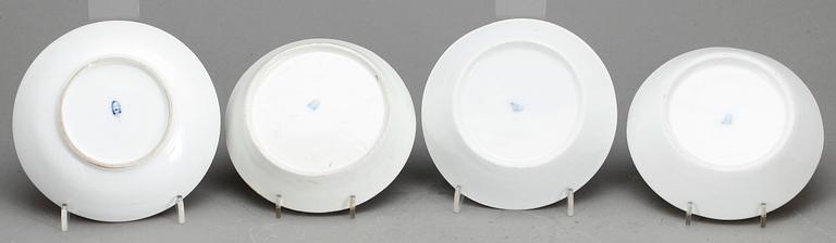 KOPPAR på FAT, 4 st, porslin, Wien, 1800-tal.