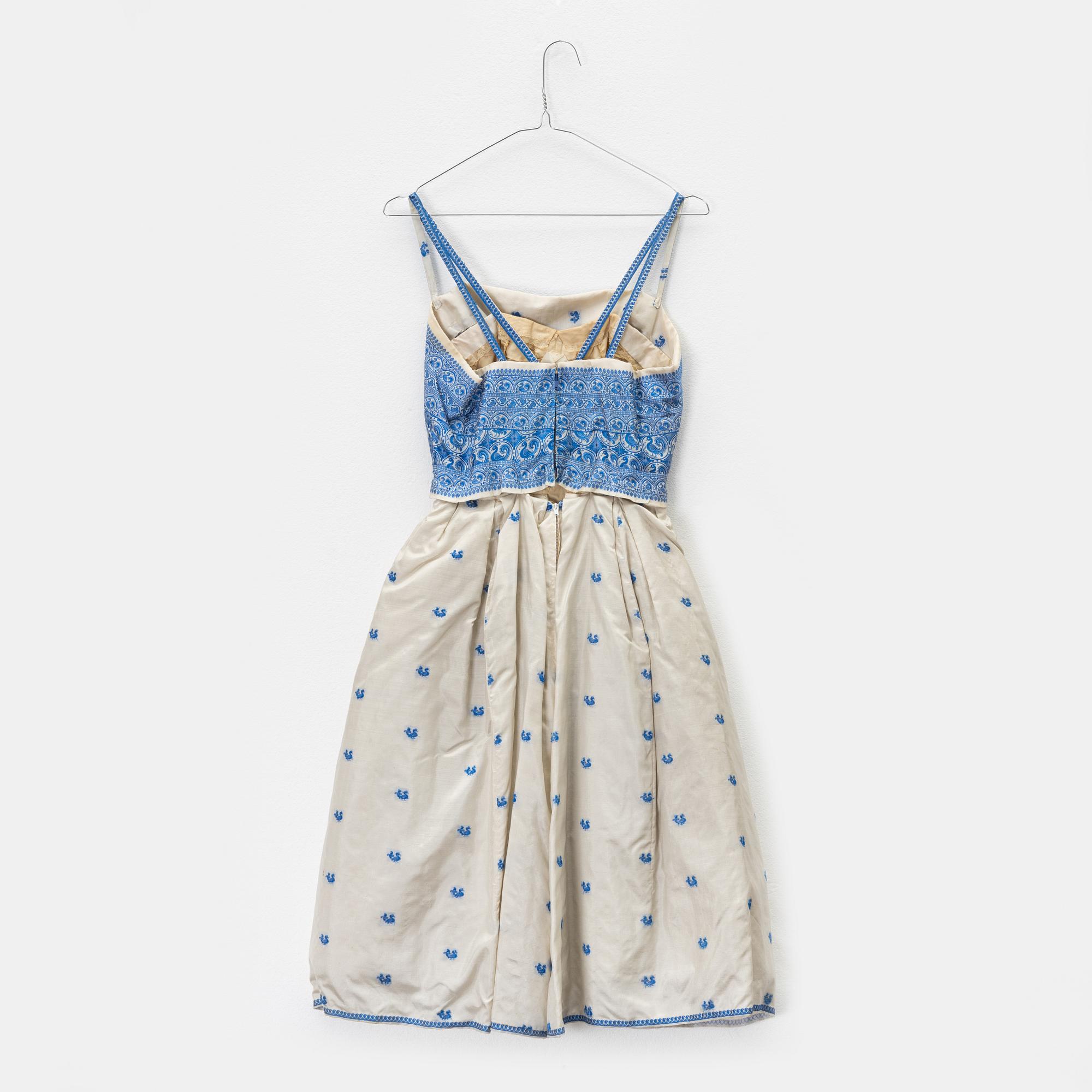 Märthaskolan, a blue and white 1950's-/60's dress.