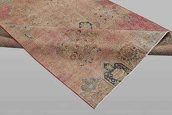 Matta, Orientalisk, vintage design, ca 254x192 cm.