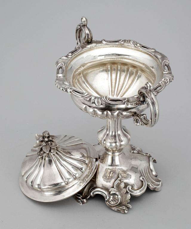 SOCKERSKÅL, silver, Gustaf Möllenborg Feron, Stockholm, 1852. Vikt Ca 650g.