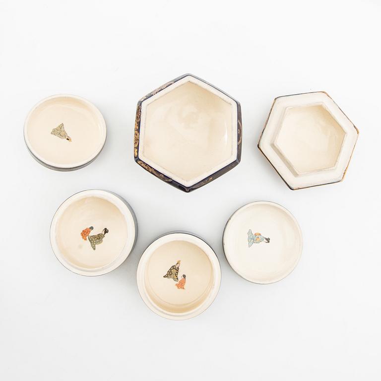 A collection of vases, bowls, and boxes 10 dlr Japan 20th century.