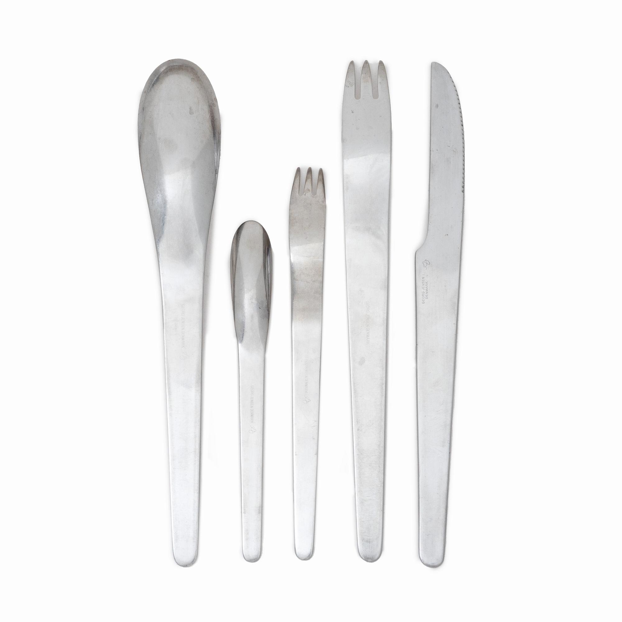 Arne Jacobsen, bestickservis, 32 delar, Georg Jensen, Danmark.