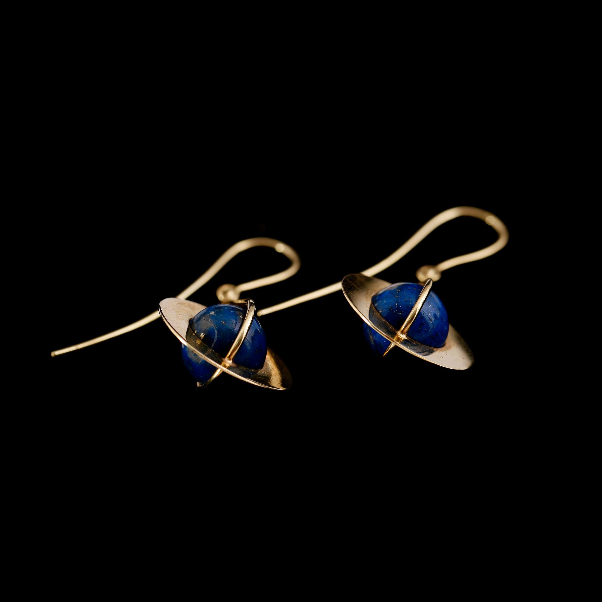 ÖRHÄNGEN, 1 par, 14 k guld samt lapis lazuli.