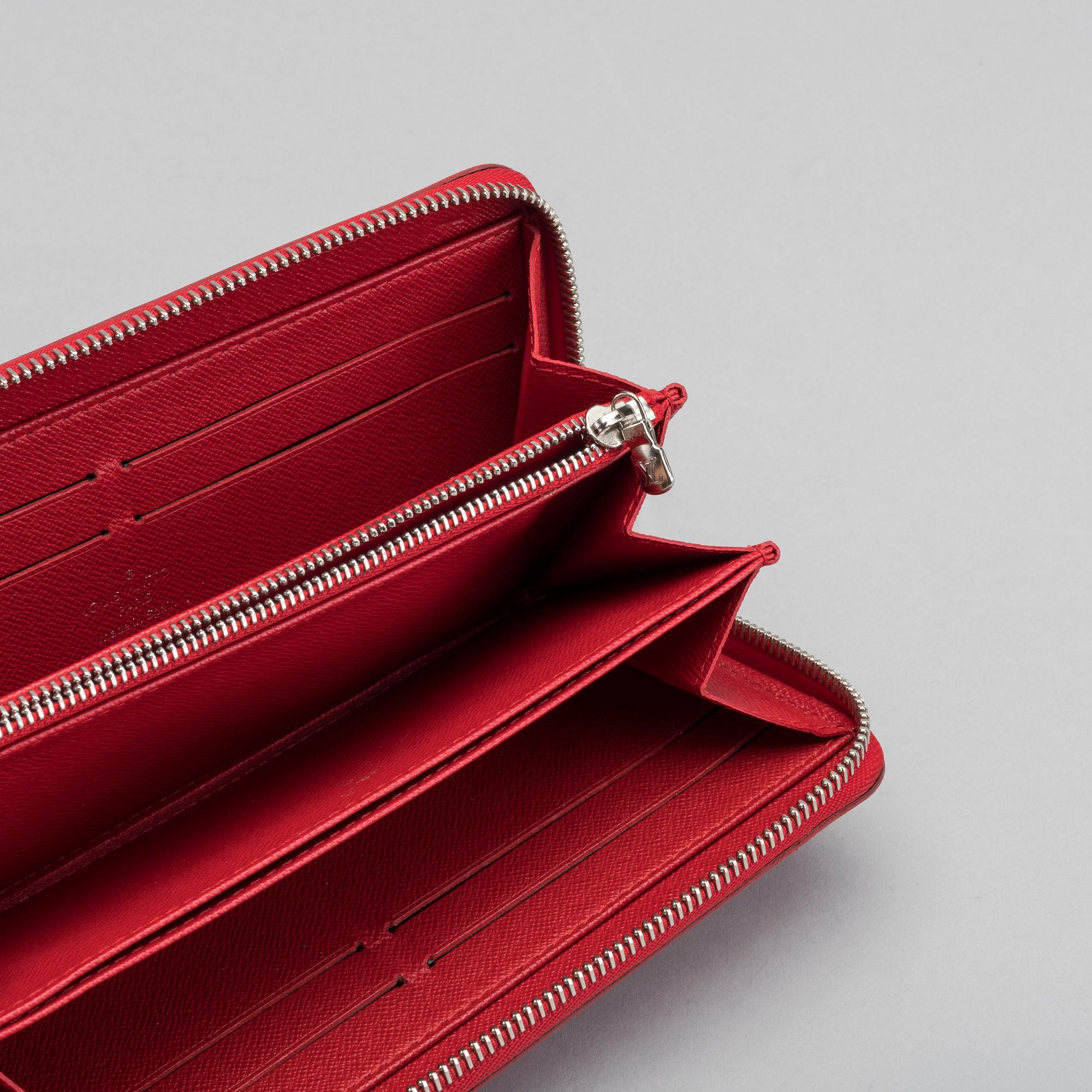 A Louis Vuitton zippy wallet.