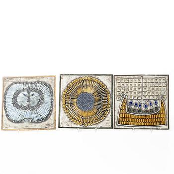 Lisa Larson, Three stoneware wall placques, Gustavsberg.