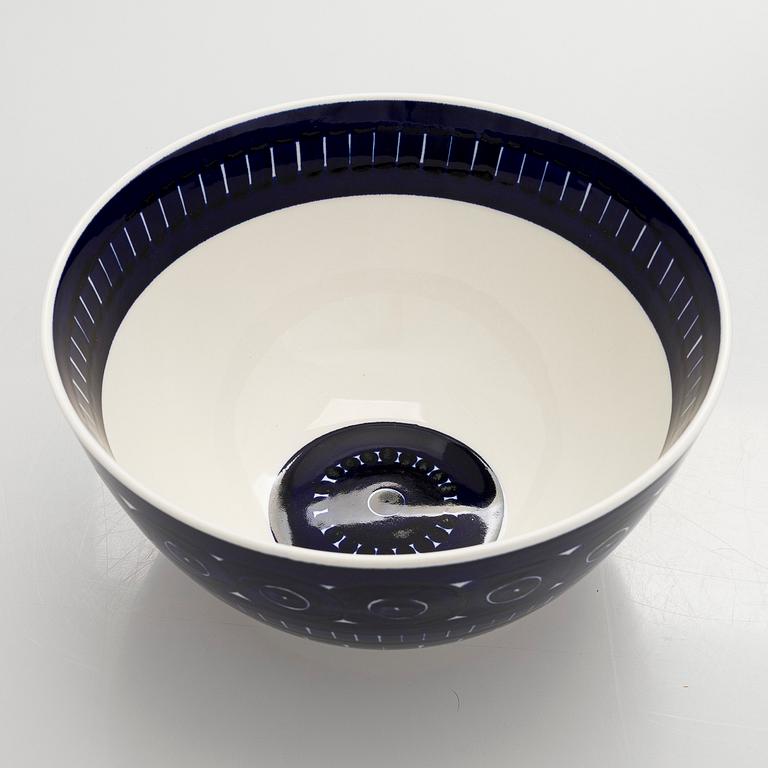 Ulla Procopé, a porcelain jug and bowl, "Valencia", Arabia, Finland.