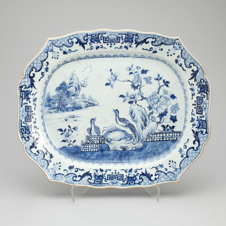 STEKFAT,  2 st, porslin, Kina, Qingdynastin, Qinalong, 1700-tal.