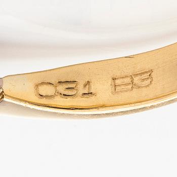 Ring, solitär, 18K guld med en briljantslipad diamant.