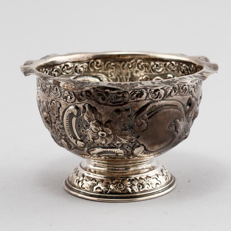 PARTI SILVER, 4 delar, mestadels England, 1800-talets slut och 1900-talets början. Vikt 209 g.