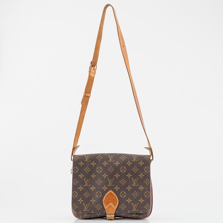 Louis Vuitton, väska, "Cartouchière", samt plånbok, 1970-tal.