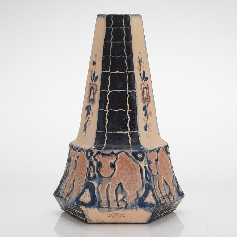 Emil Rekola, a 1920s ceramic vase, Kupittaan Savi.