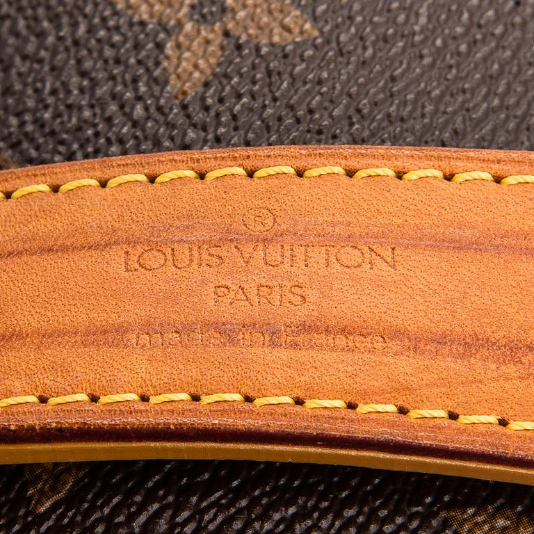 Louis Vuitton, a monogram 'Marly Bandoulière' bag.