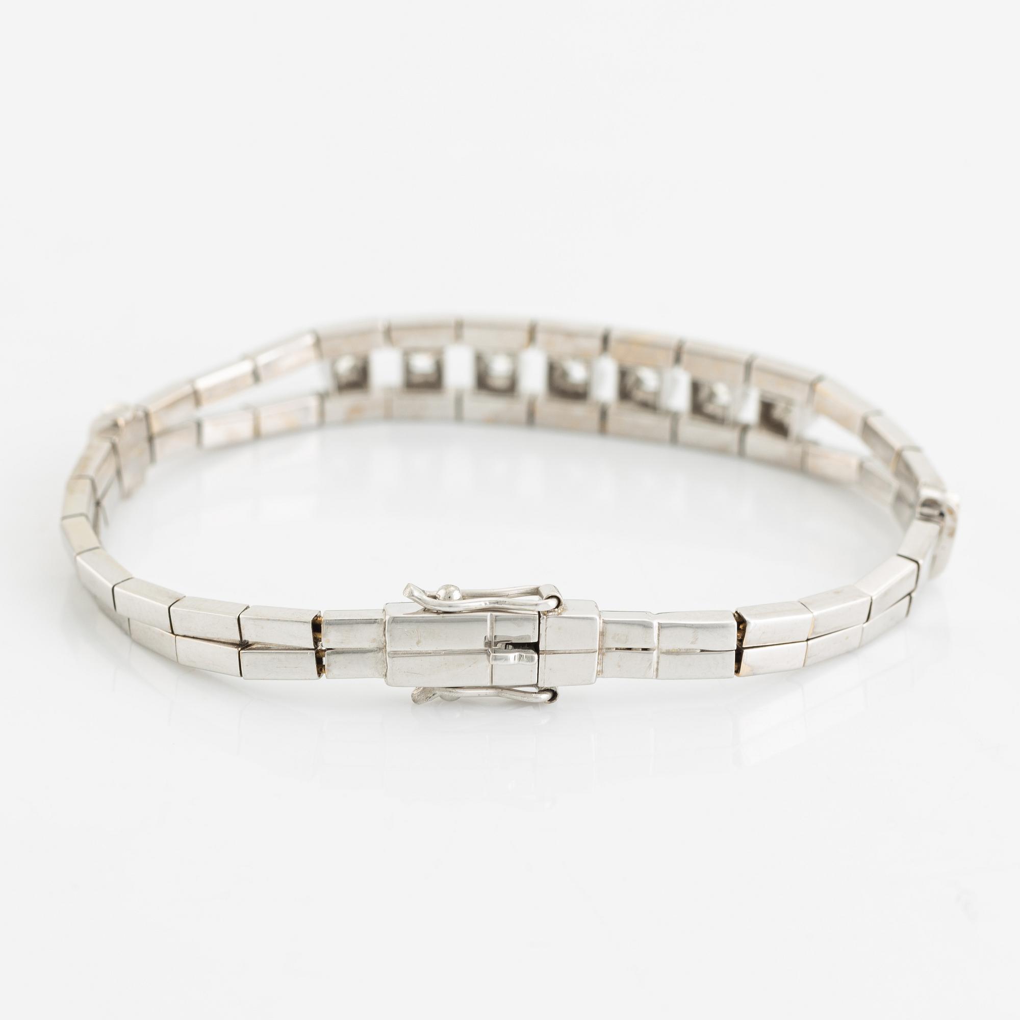 Bracelet, white gold with brilliant-cut diamonds.