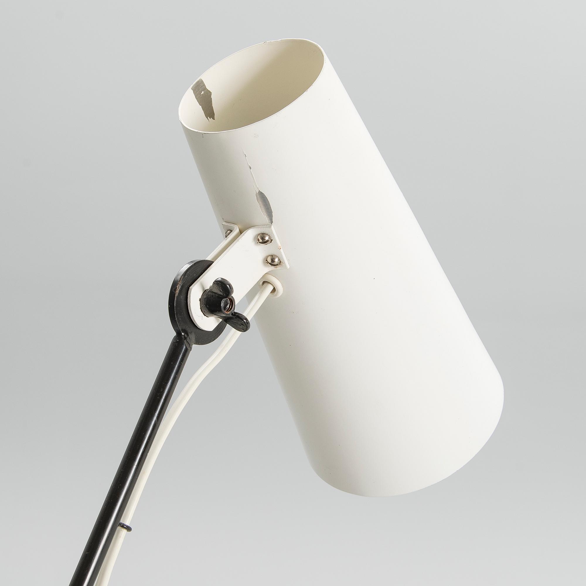 LISA JOHANSSON-PAPE, GOLVLAMPA. Tillverkare Orno. 1950-/60-tal.