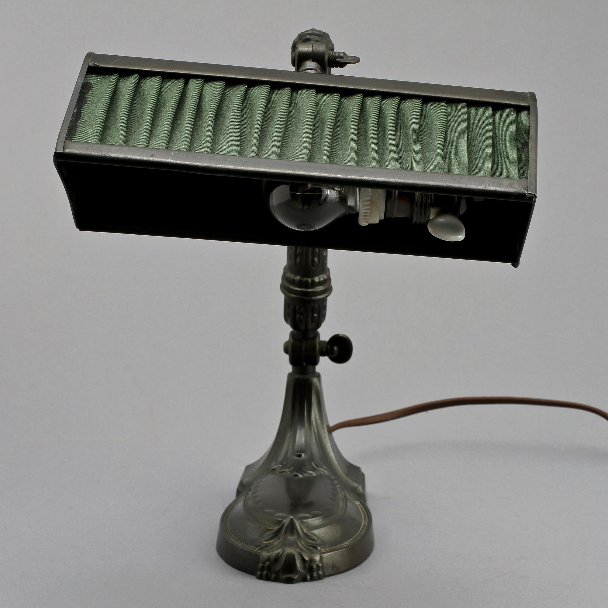 BORDSLAMPA/VÄGGLAMPA, s k kippstake, jugend, 1900-talets första kvartal.