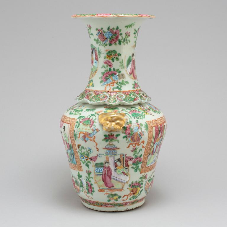 A famille rose vase, Canton, Qing dynasty, late 19th century.