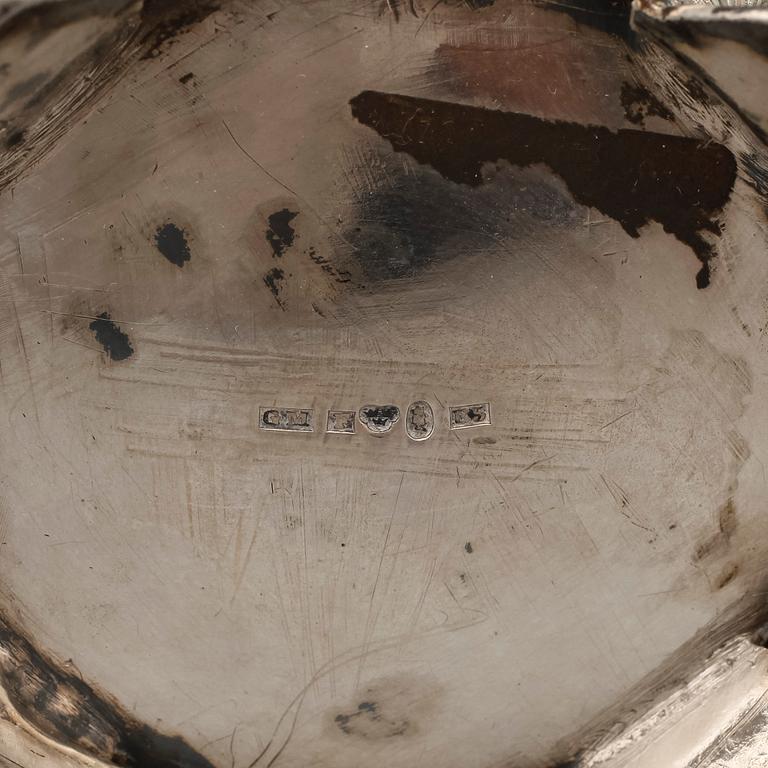 KANNA, silver, nyrokoko, Gustaf Möllenborg, Stockholm, 1856. Vikt ca 400 gram.