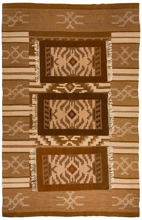 Greta Strandberg, 1920s flat weave carpets 1+3 for The Friends of Finnish Handicraft. Circa 300 x 190 and 100 x 60 cm.