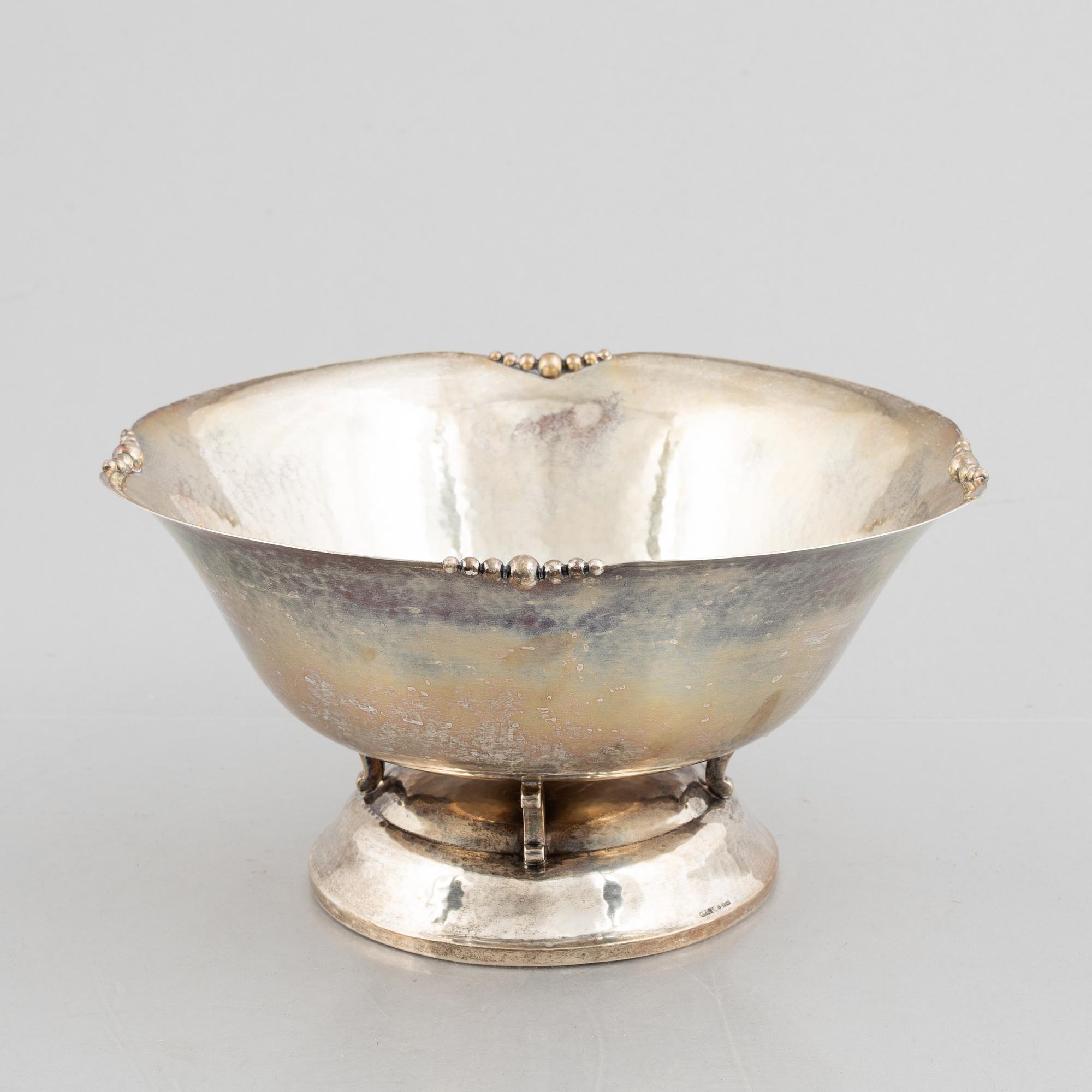 A Swedish silver bowl, marks of Silvervarufabriken J Grönroos, Kristianstad 1930.