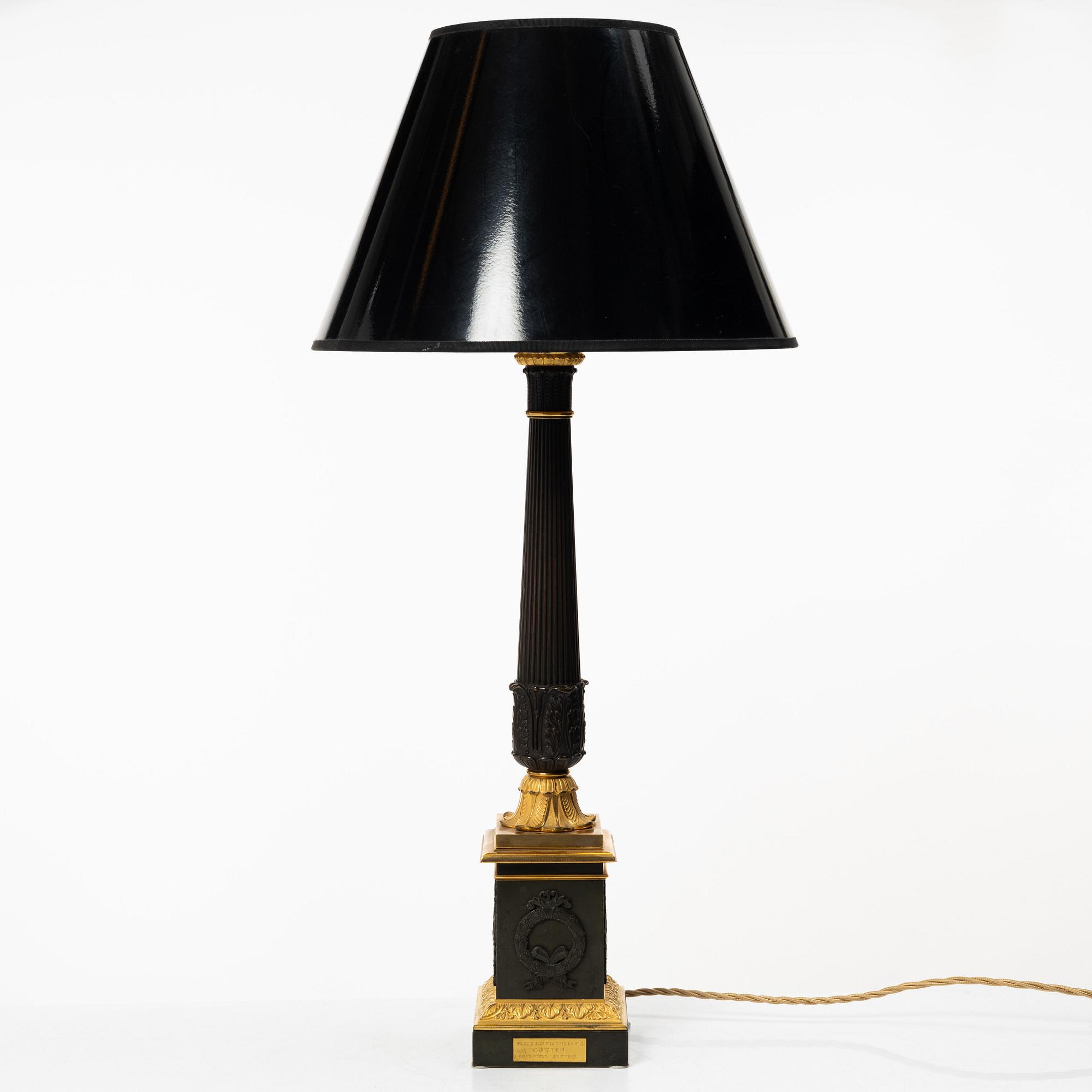 Bordslampa, empirestil, samtida.