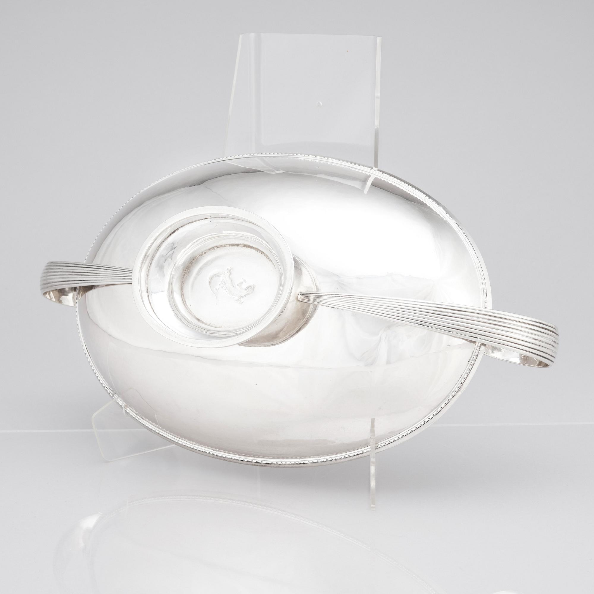 Atelier Borgila, an oval sterling silver footed bowl, Stockholm 1931.