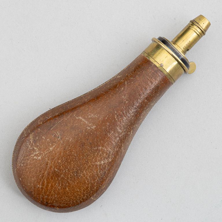 A percussion revolver, Colt 1851 Navy, in case, from the year 1863.