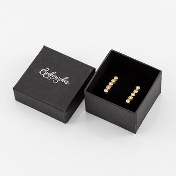 Örhängen, ett par, 18K guld med briljantslipade diamanter.