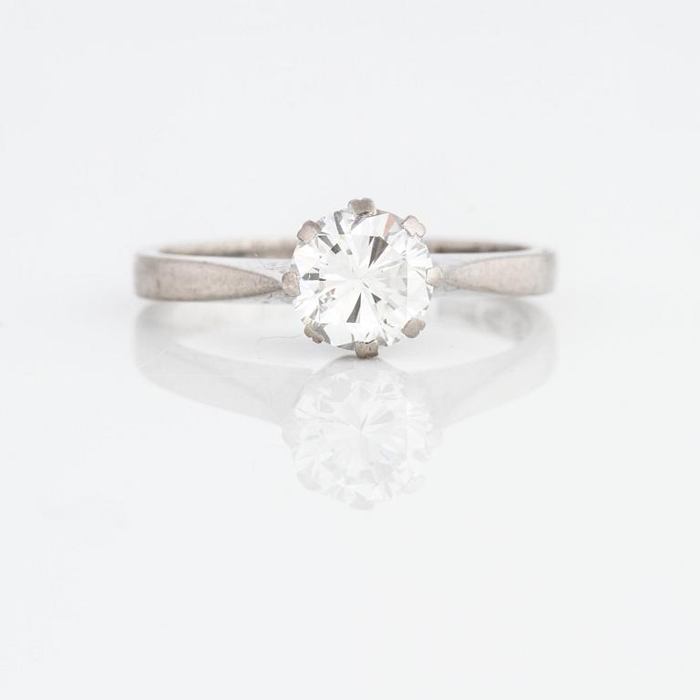 RING, med briljantslipad diamant 1.00 ct, Rosengren & Eriksson, Stockholm, 1965.