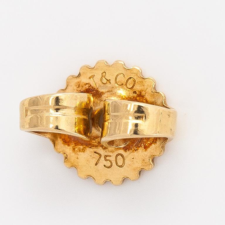 Tiffany & Co, a pair of 18K gold 'Cross Stitch' earrings.