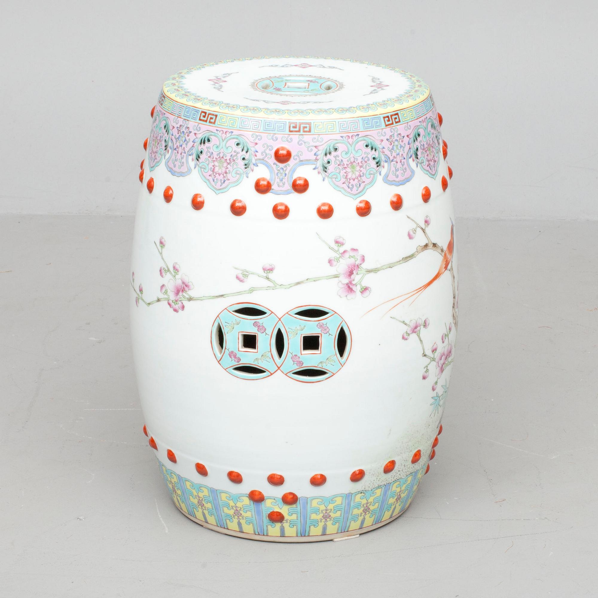 TRÄDGÅRDSPALL, porslin, Kina 1900-talets senare hälft.