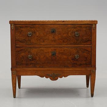 BYRÅ, gustaviansk stil, sent 1800-tal.