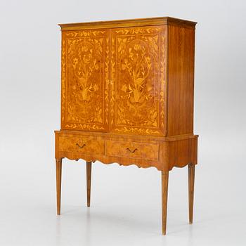 Skåp, modell 152, Alfred Ehrlin AB, Tranås, 1940-tal.