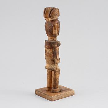 FIGURIN, trä, Afrika, 1900-tal.