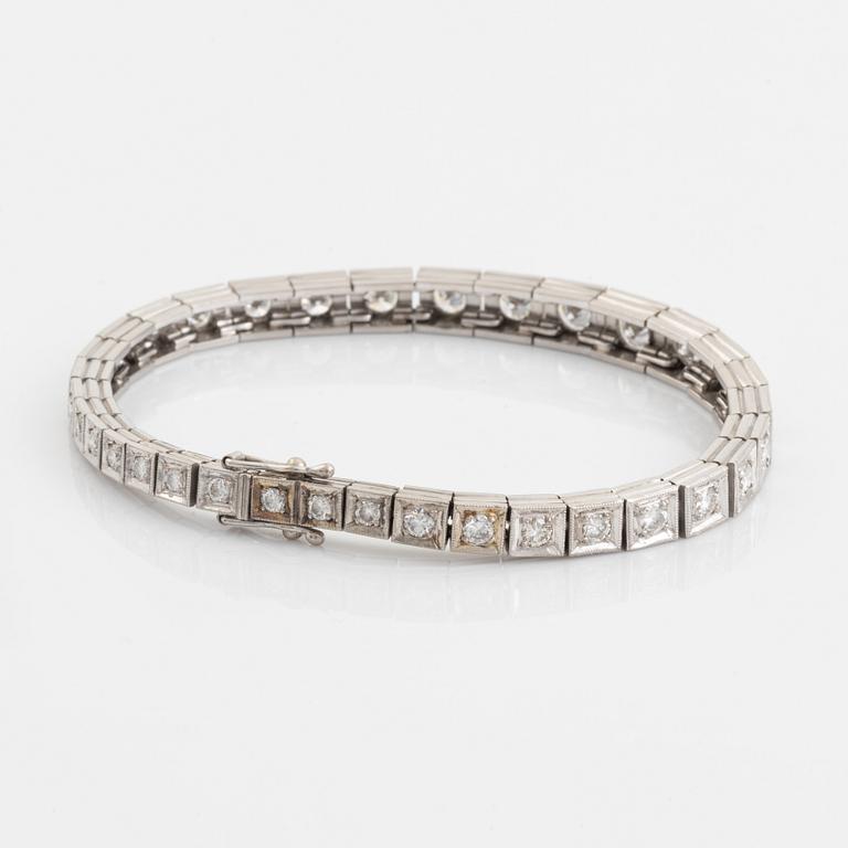 Armband 18K vitguld med runda briljantslipade diamanter.