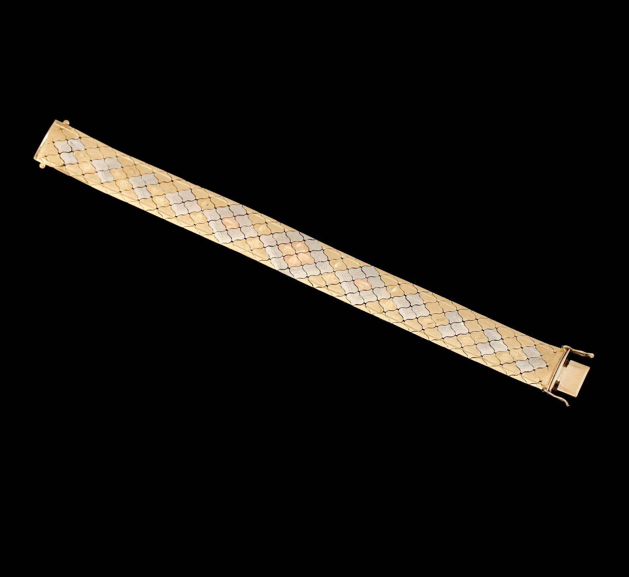 ARMBAND, 18K flerfärgat guld. Vikt ca 53 g.