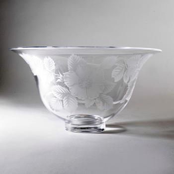 A signed dated and numbered Lisa Bauer glass bowl from Kosta Boda.