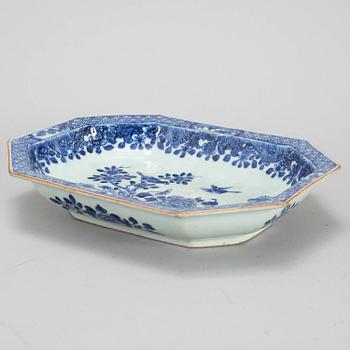 SKÅLFAT, kompaniporslin. Qingdynastin, Qianlong (1736-95).