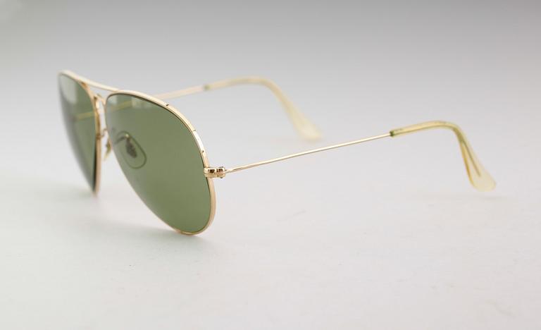 SOLGLASÖGON, 1 par, Ray Ban.
