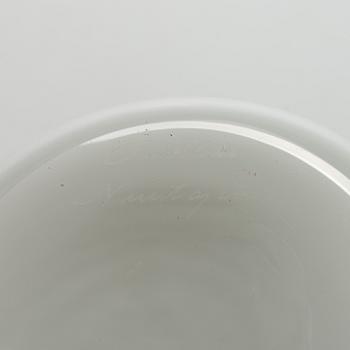 Oiva Toikka, an "Eider" glass bird, signed O. Toikka Nuutajärvi.