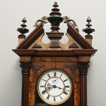 VÄGGUR / LODREGULATOR, nyrenässans, 1800-talets slut.