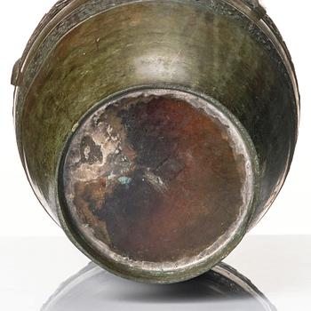 A bronze vase, Qing dynasty 18th/19th century.