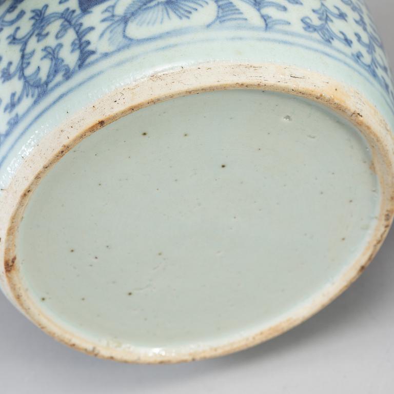 Two blue and white jars, Qing dynasty, 19th Century.