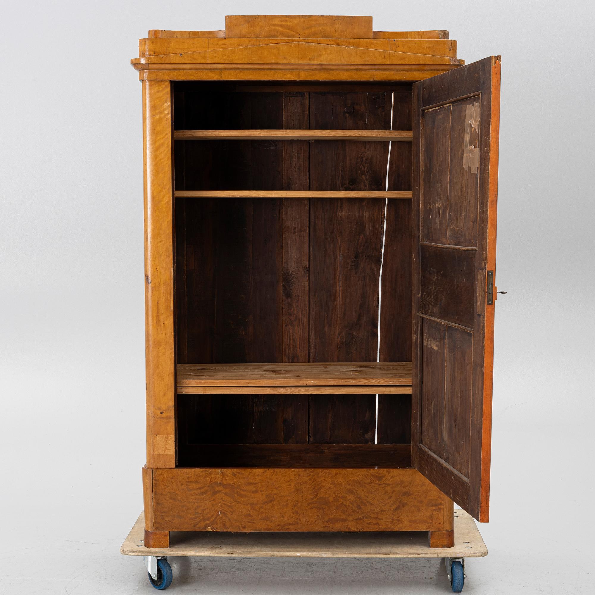 Cabinet, 19th century.