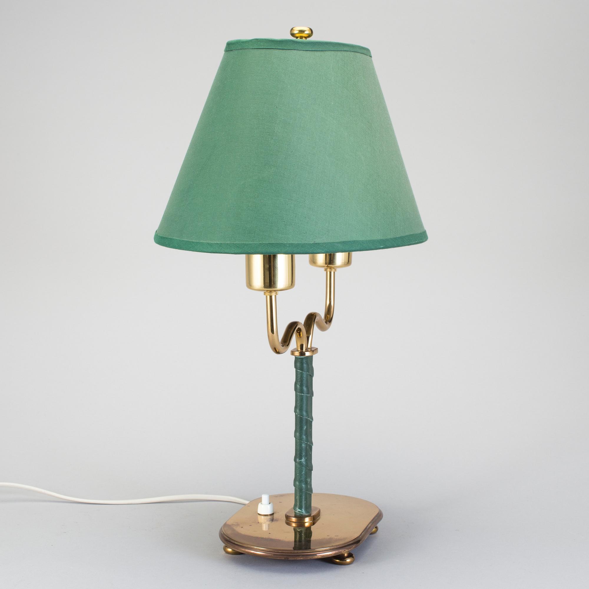JOSEF FRANK, bordslampa, Firma Svenskt Tenn. Modell 2388.