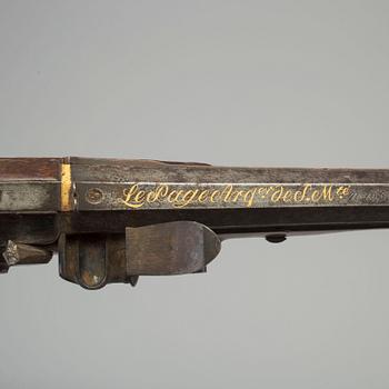 FLINTLÅSPISTOLER, ett par, för officer, signerade Le Page, circa 1810.