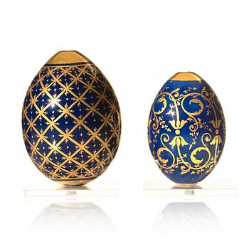 Two Russian porcelain Easter Eggs, 19th Century, presumably Imperial Porcelain Manufactory.