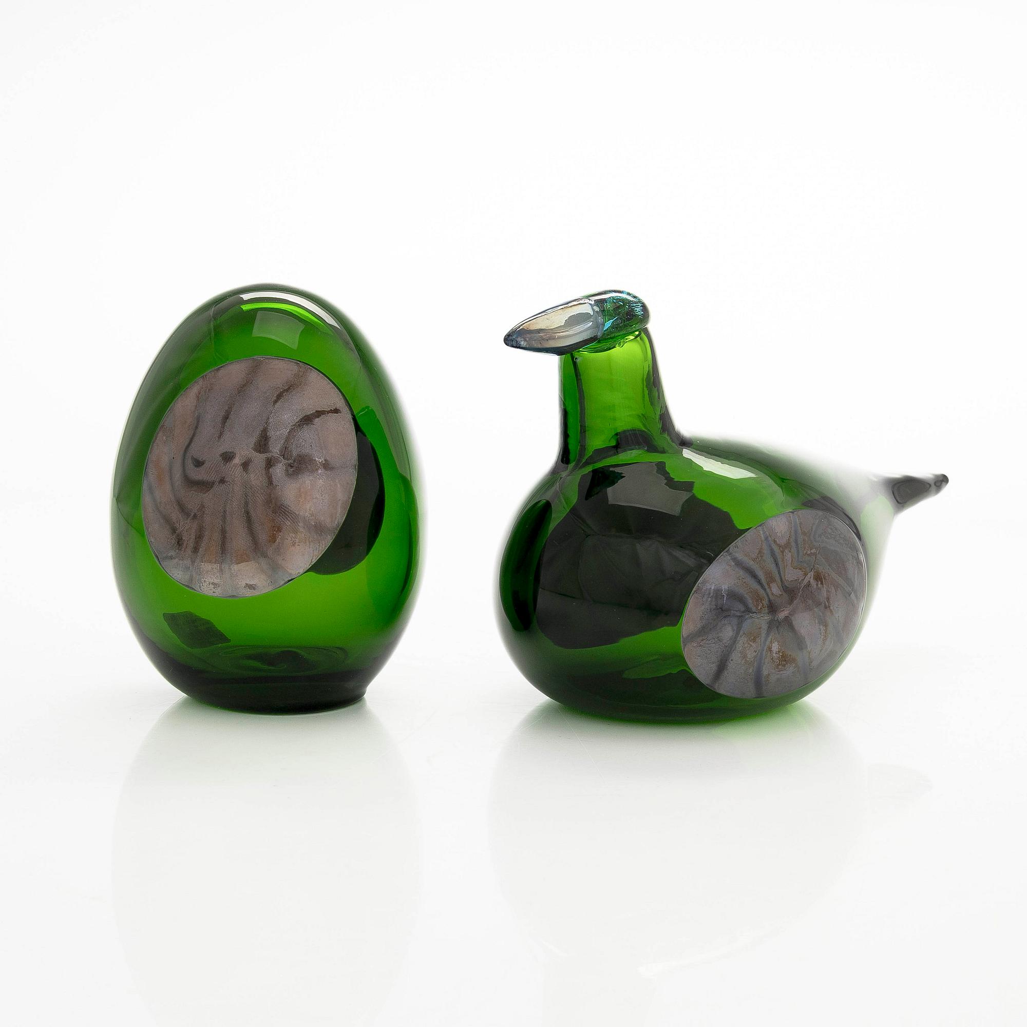 Oiva Toikka, An annual bird and egg 'Lakla', signed O. Toikka Iittala 2015.