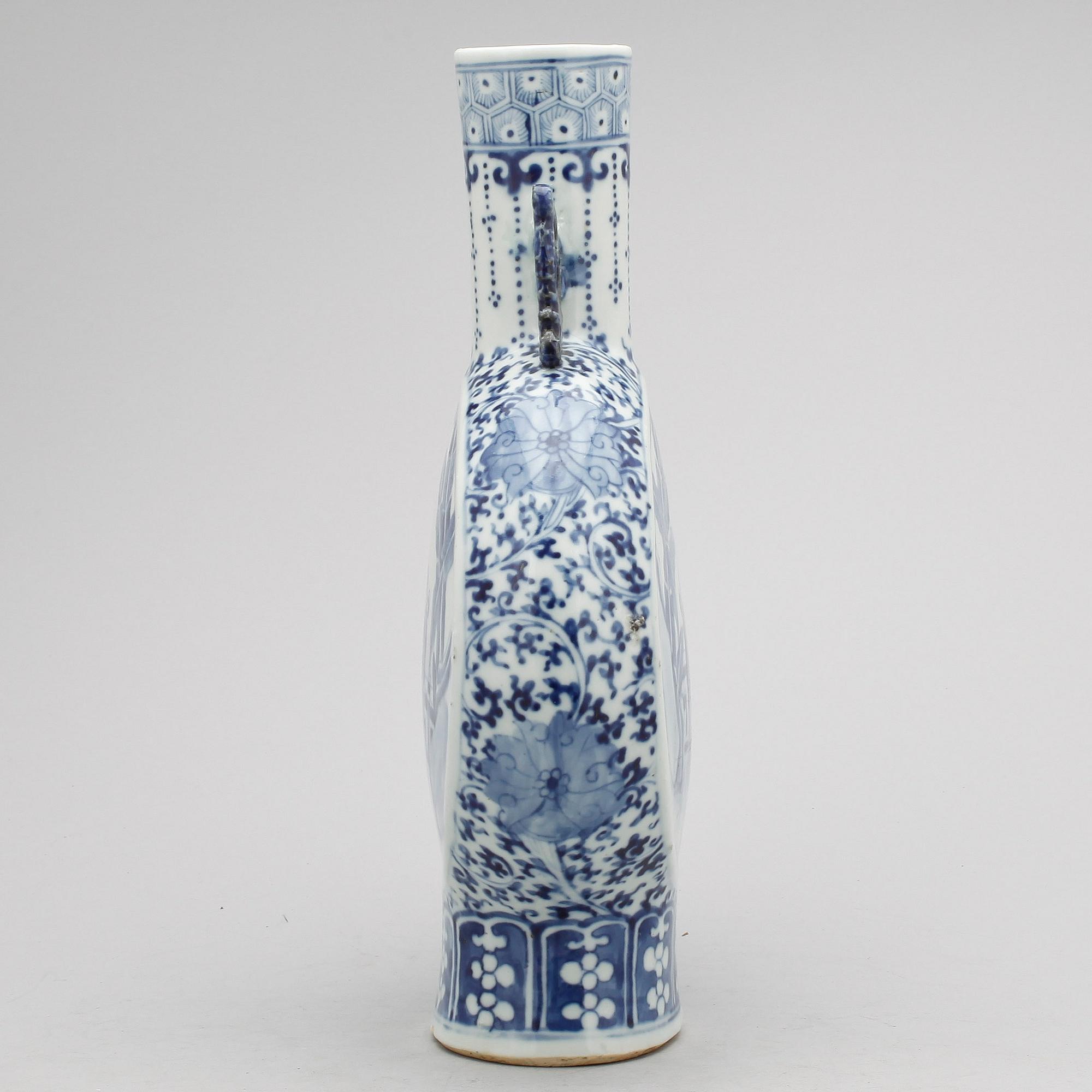 PILGRIMSKRUS, porslin, Qing dynastin, 1800-tal.