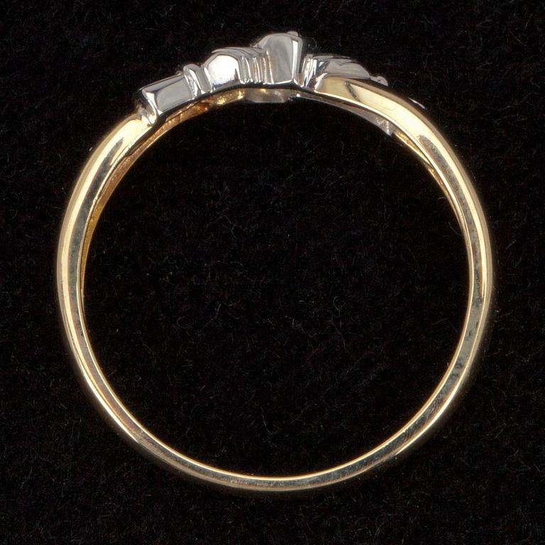 RING, guld 14K, liten diamant.  "Claddagh" 1900-talets senare hälft.