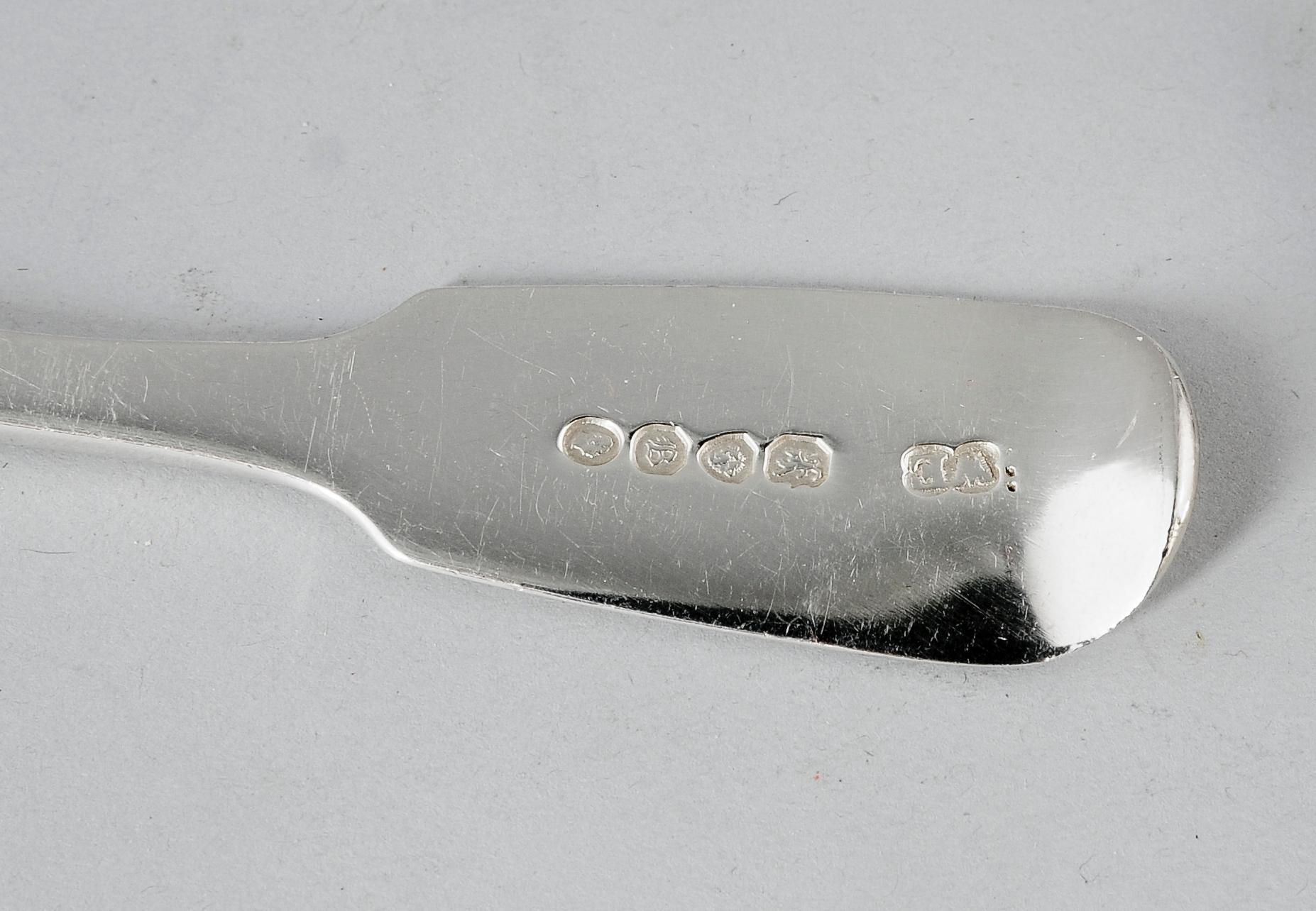 DESSERTSKEDAR, 11 st, silver, snarlika, London 1800-tal. Vikt ca 550 g.